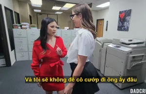 đi xem phim một mình, thanh niên bị chị gái thánh dâm kế bên sờ trym